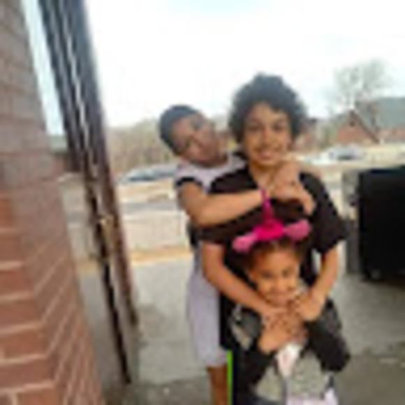 Meet your Posher, Eileen - Picture 1 of 1